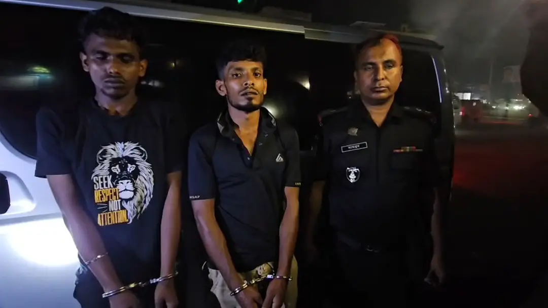 সাভারে পিস্তল ও গুলিসহ আটক ৩